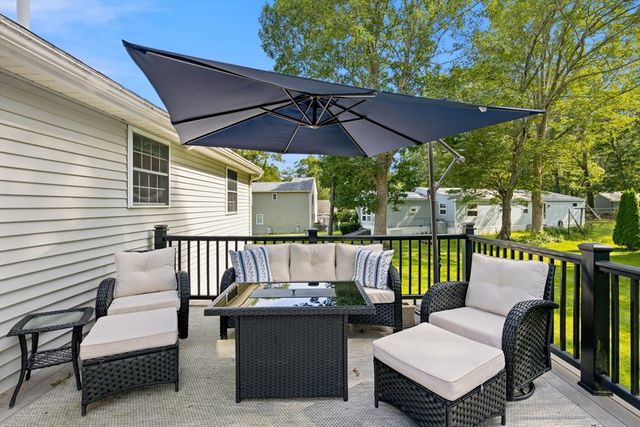 19 Sawdy Pond Avenue, Tiverton, RI 02878