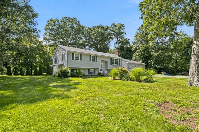19 Sawdy Pond Avenue, Tiverton, RI 02878