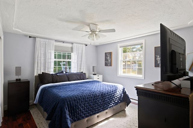 19 Sawdy Pond Avenue, Tiverton, RI 02878