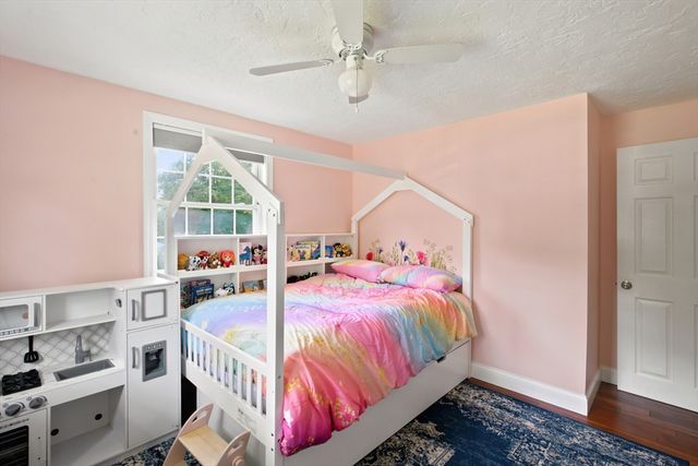 19 Sawdy Pond Avenue, Tiverton, RI 02878