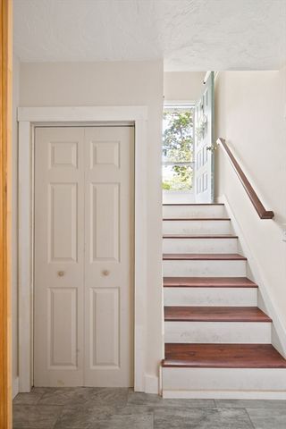 19 Sawdy Pond Avenue, Tiverton, RI 02878