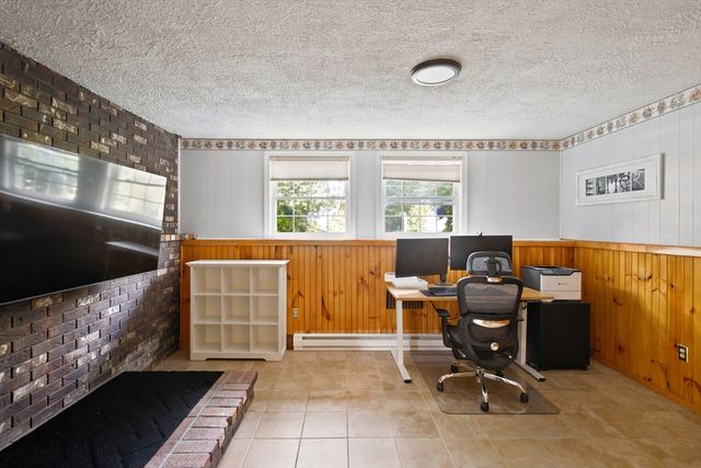 19 Sawdy Pond Avenue, Tiverton, RI 02878