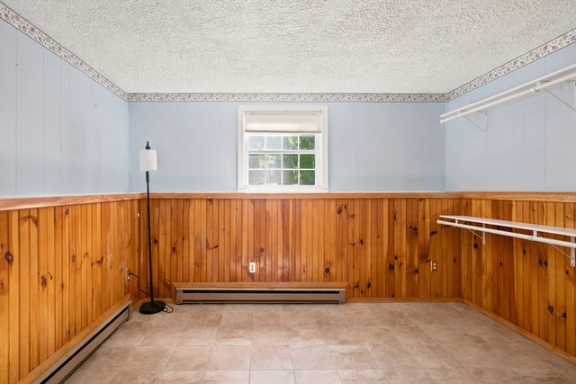 19 Sawdy Pond Avenue, Tiverton, RI 02878