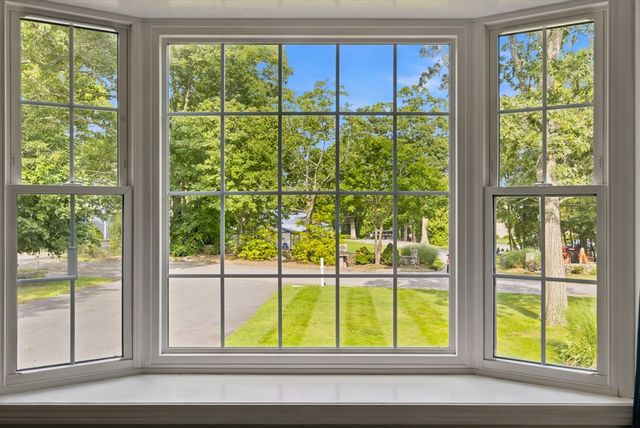 19 Sawdy Pond Avenue, Tiverton, RI 02878