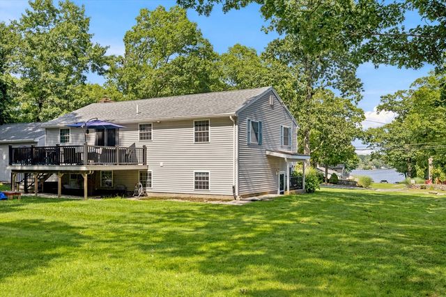 19 Sawdy Pond Avenue, Tiverton, RI 02878