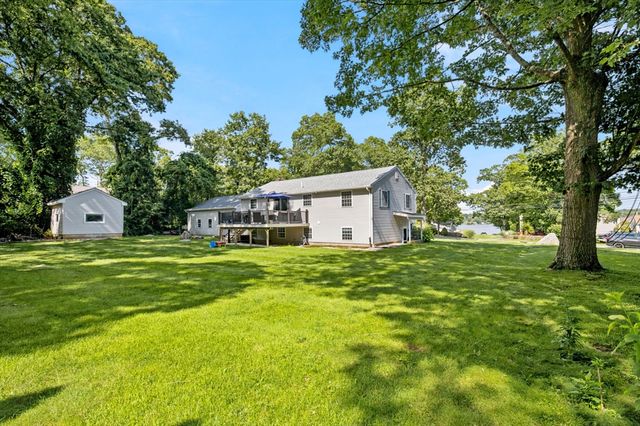19 Sawdy Pond Avenue, Tiverton, RI 02878