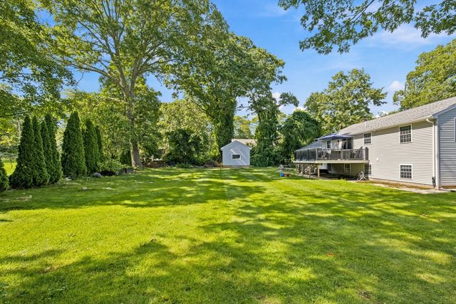 19 Sawdy Pond Avenue, Tiverton, RI 02878