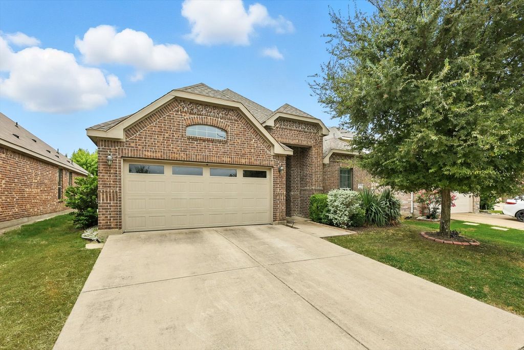 2215 Hartley Drive, Forney, TX 75126