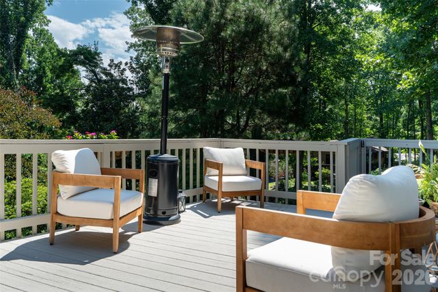 336 Sky Lake Drive, Hendersonville, NC 28739