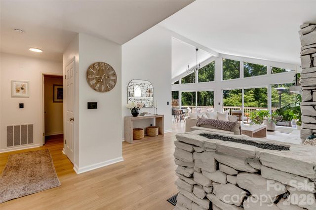 336 Sky Lake Drive, Hendersonville, NC 28739