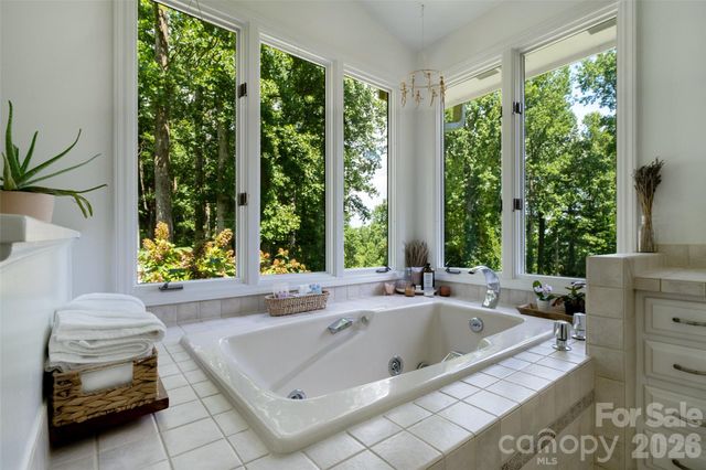 336 Sky Lake Drive, Hendersonville, NC 28739