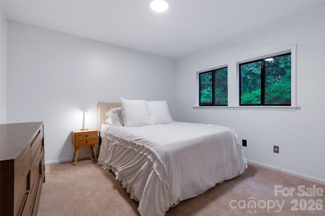 336 Sky Lake Drive, Hendersonville, NC 28739