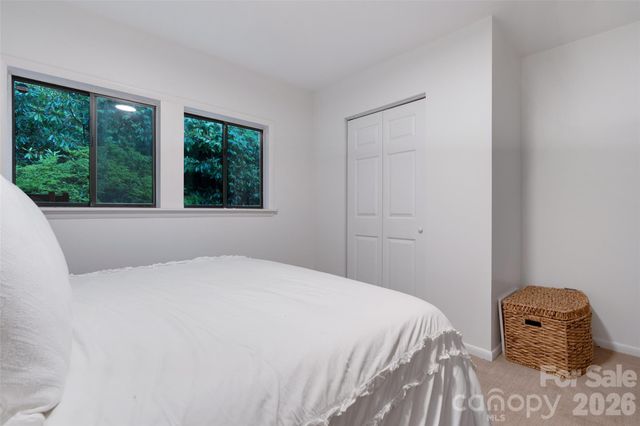 336 Sky Lake Drive, Hendersonville, NC 28739
