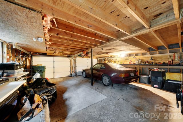 336 Sky Lake Drive, Hendersonville, NC 28739