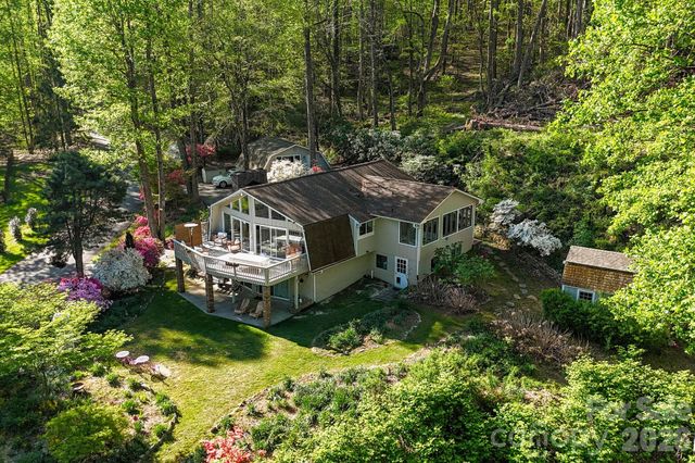 336 Sky Lake Drive, Hendersonville, NC 28739