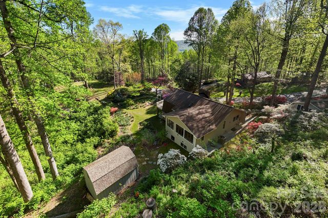 336 Sky Lake Drive, Hendersonville, NC 28739