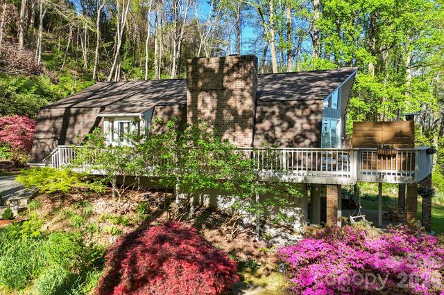336 Sky Lake Drive, Hendersonville, NC 28739