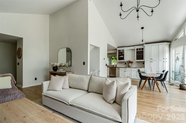 336 Sky Lake Drive, Hendersonville, NC 28739