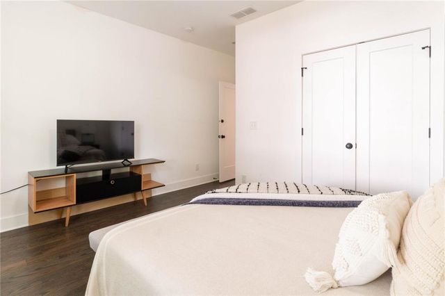 1560 New NE Street, Atlanta, GA 30307