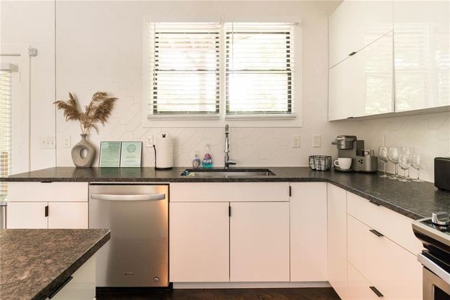 1560 New NE Street, Atlanta, GA 30307