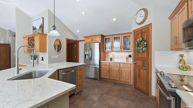 8405 Ashworth Court, Fort Wayne, IN 46818