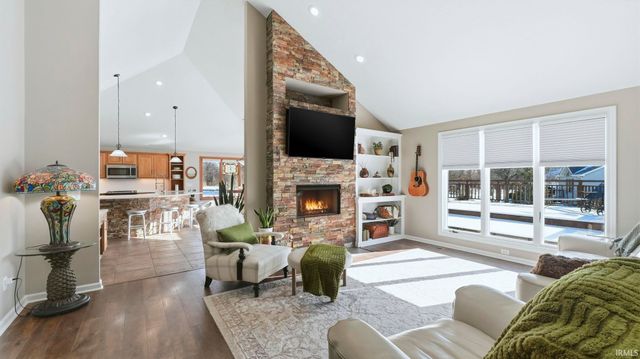 8405 Ashworth Court, Fort Wayne, IN 46818