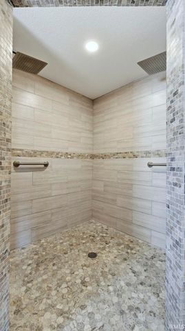 8405 Ashworth Court, Fort Wayne, IN 46818