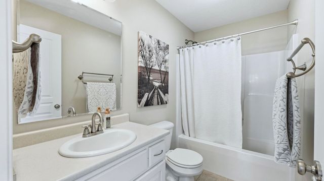 8405 Ashworth Court, Fort Wayne, IN 46818