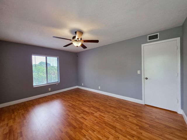 1109 Green Pine Boulevard H3, West Palm Beach, FL 33409