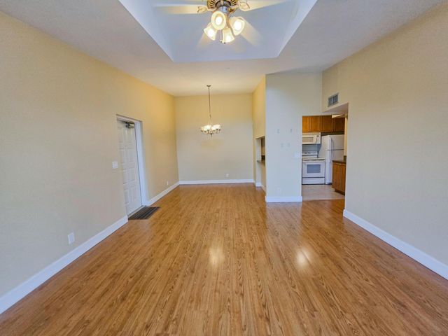 1109 Green Pine Boulevard H3, West Palm Beach, FL 33409