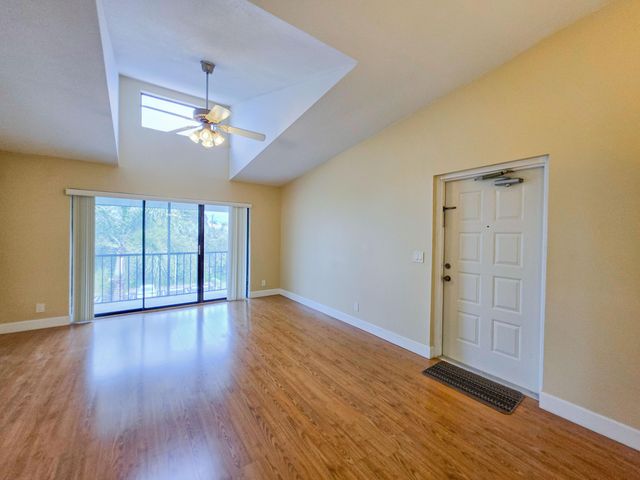 1109 Green Pine Boulevard H3, West Palm Beach, FL 33409