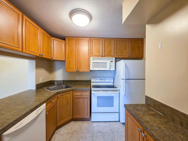 1109 Green Pine Boulevard H3, West Palm Beach, FL 33409