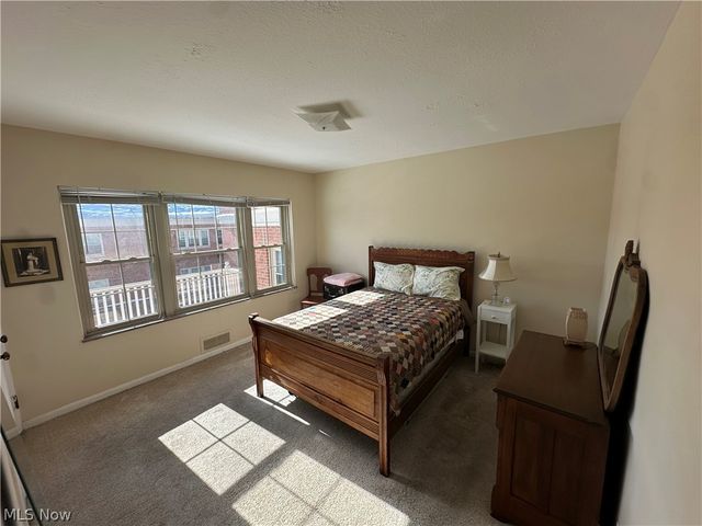 15875 Van Aken Boulevard, Shaker Heights, OH 44120