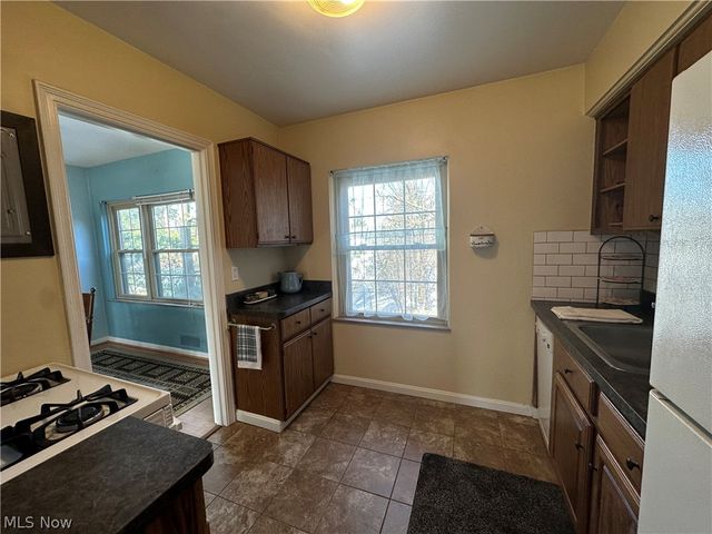 15875 Van Aken Boulevard, Shaker Heights, OH 44120