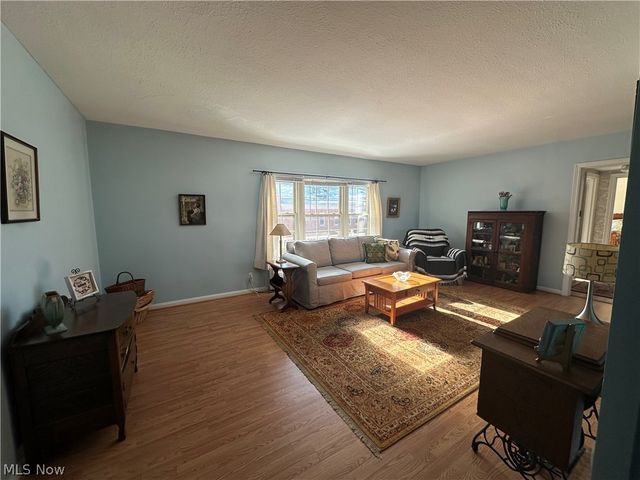 15875 Van Aken Boulevard, Shaker Heights, OH 44120