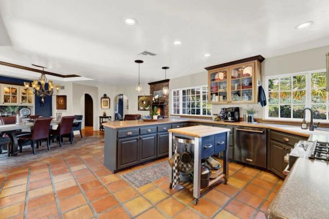 4605 Mayapan, La Mesa, CA 91941