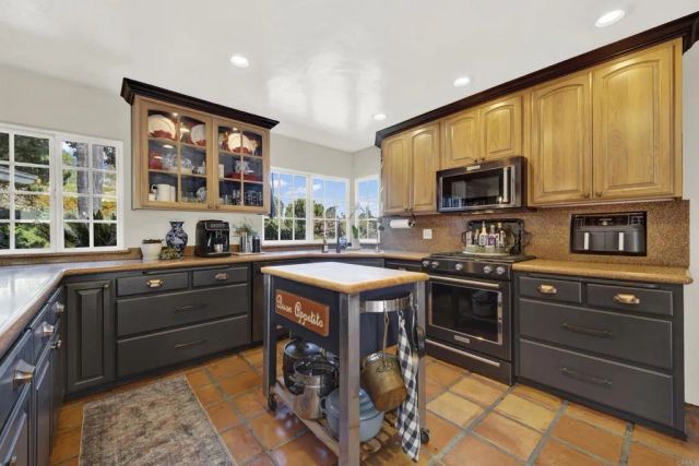 4605 Mayapan, La Mesa, CA 91941