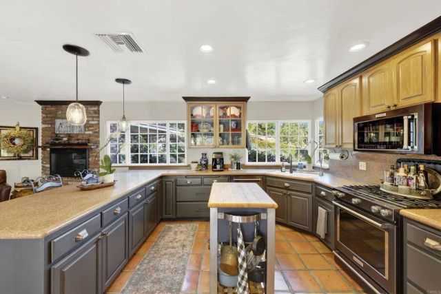 4605 Mayapan, La Mesa, CA 91941