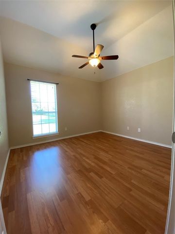 615 Parker Lane, Granbury, TX 76048