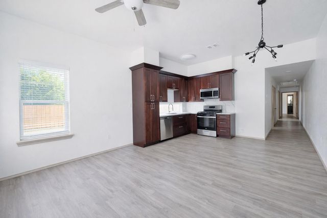 113 Bolden St A B, Houston, TX 77029