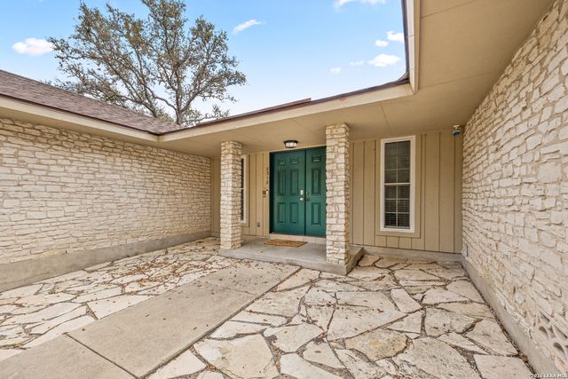 8318 Heraldry St, San Antonio, TX 78254