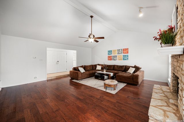 8318 Heraldry St, San Antonio, TX 78254