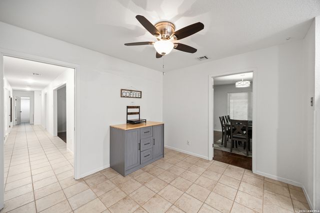 8318 Heraldry St, San Antonio, TX 78254