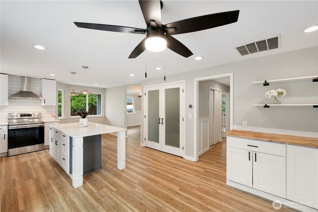 12002 151st Court E, Puyallup, WA 98374