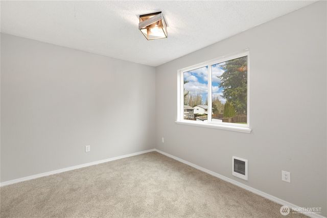 12002 151st Court E, Puyallup, WA 98374