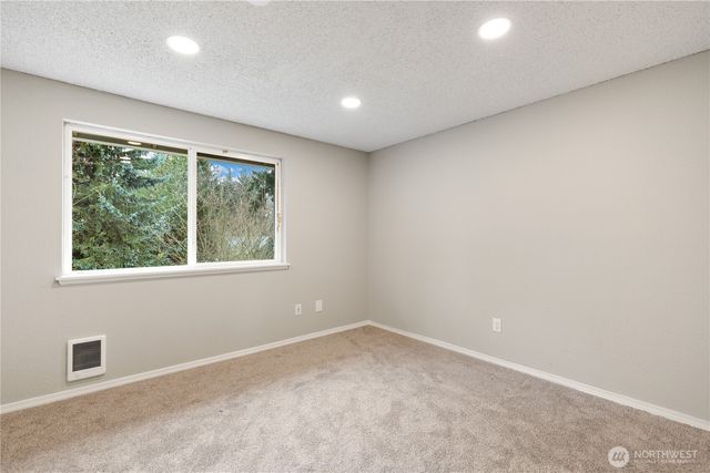 12002 151st Court E, Puyallup, WA 98374