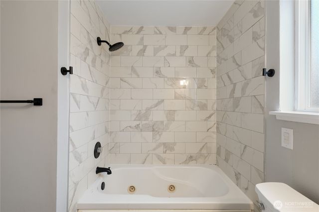 12002 151st Court E, Puyallup, WA 98374