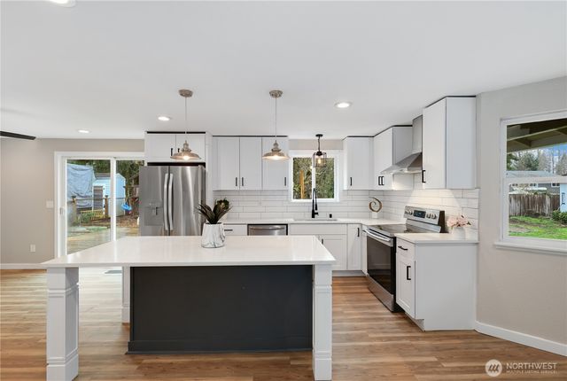 12002 151st Court E, Puyallup, WA 98374