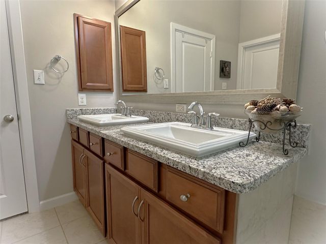 17207 Forest Ridge Point, Houston, TX 77084