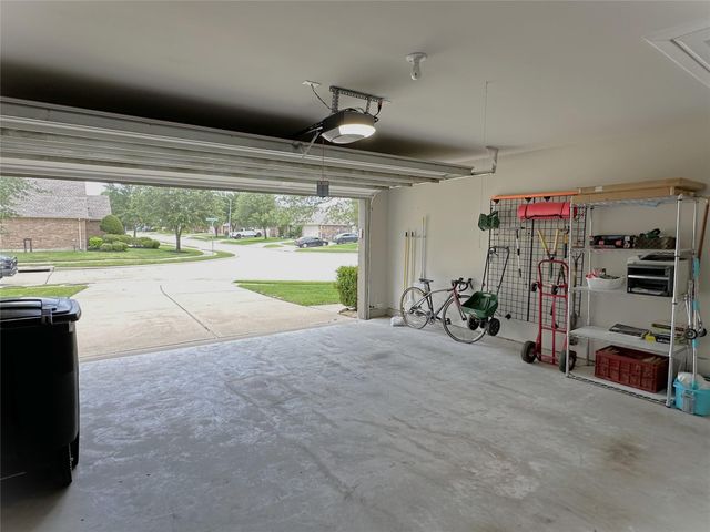 17207 Forest Ridge Point, Houston, TX 77084